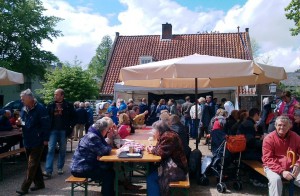 terras van De Veldkeuken grietmarkt 11 mei 2013